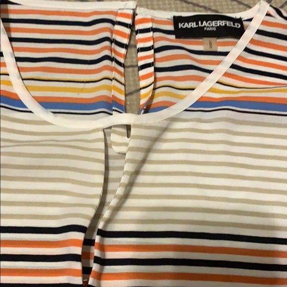 2 Top wear - Picture 7 of 8